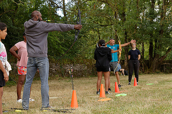 Photo de séance de tir à l'arc lors de l'édition 2023 de l'événement L'Eté au Lac à Angers.