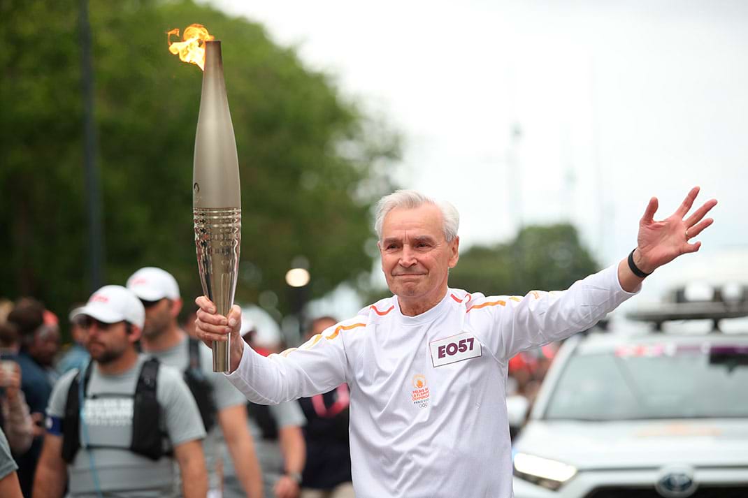 Photo du relais de la Flamme olympique à Angers.